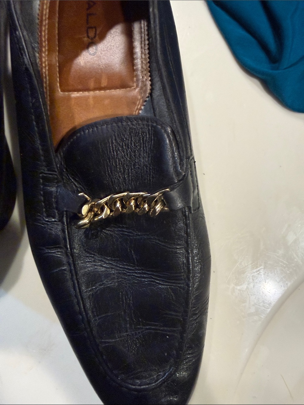 Men's Black Leather Slip-On Loafers with Gold Chain Accent. Minor abrasion - Picture 5 of 7
